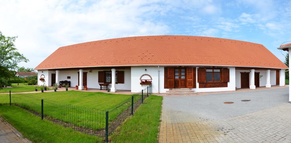 Falusi Patika - Tisza-tó Vendégház Tiszaszolos Extérieur photo